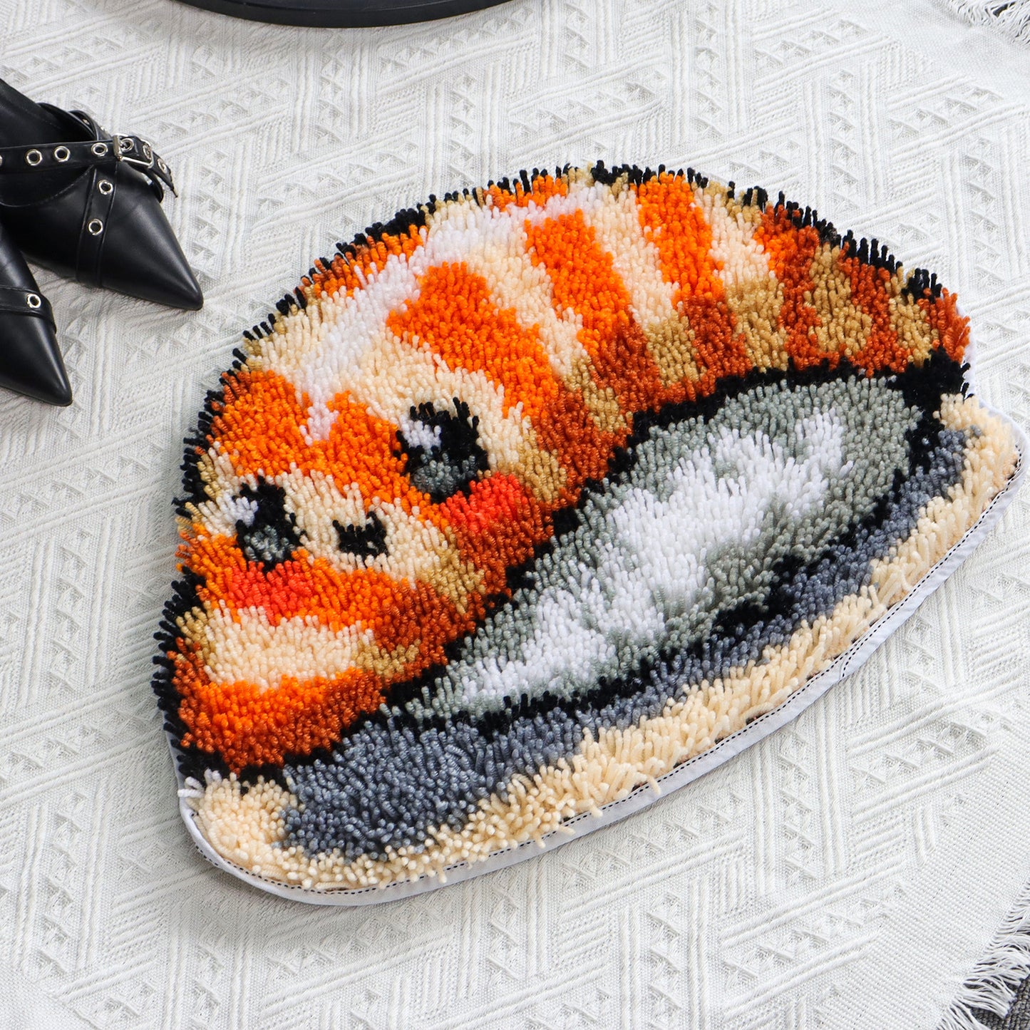 Mochi Maki – Sushi Latch Hook Rug DIY Kit
